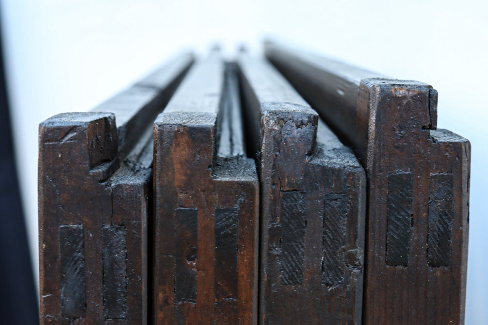 幅897ミリ　面取りされた格子で風合い豊かな格子戸　F8599　在庫1枚