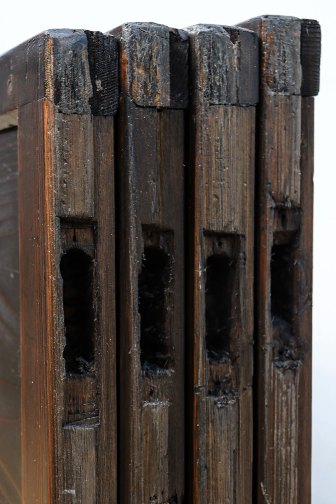 幅897ミリ　面取りされた格子で風合い豊かな格子戸　F8599　在庫1枚