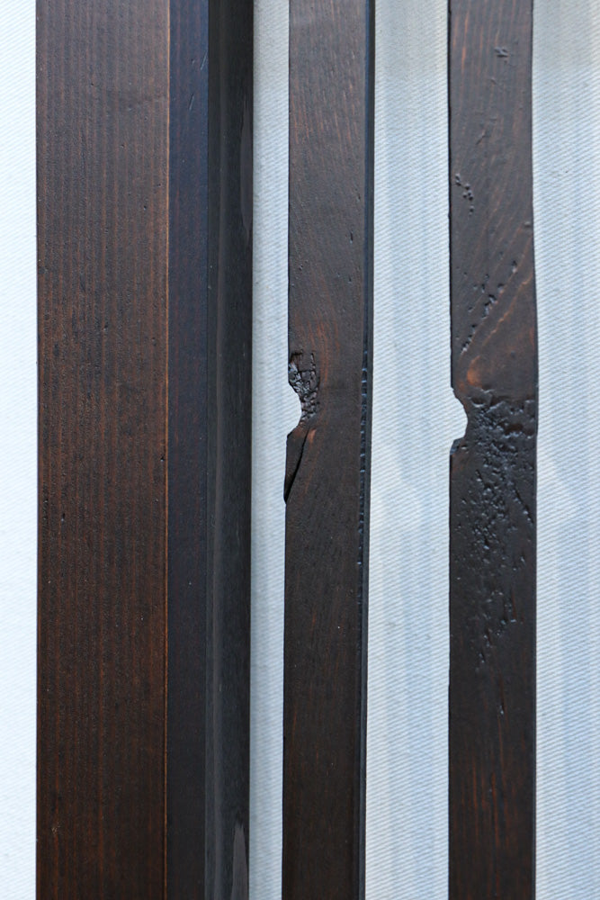 幅897ミリ　面取りされた格子で風合い豊かな格子戸　F8599　在庫1枚