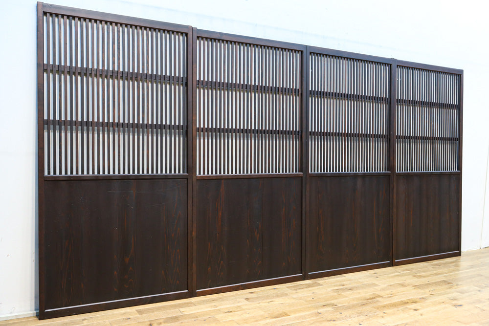 幅897ミリ　面取りされた格子で風合い豊かな格子戸　F8599　在庫1枚