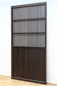 幅897ミリ　面取りされた格子で風合い豊かな格子戸　F8599　在庫1枚