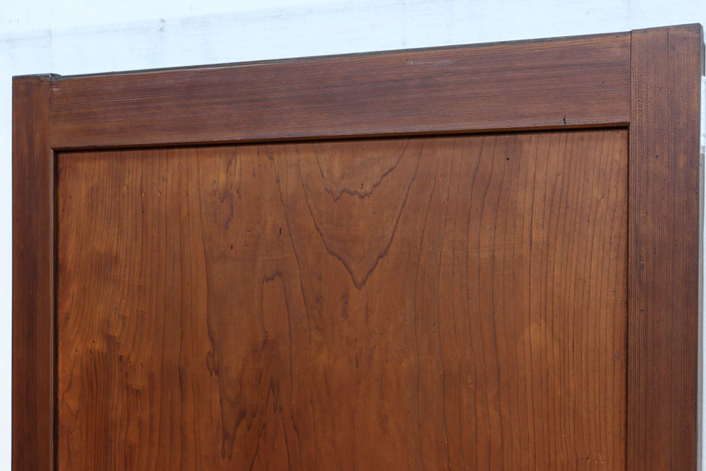 幅898ミリ　温かみのある色艶の気品溢れる一枚杉板戸　F8600　在庫4枚