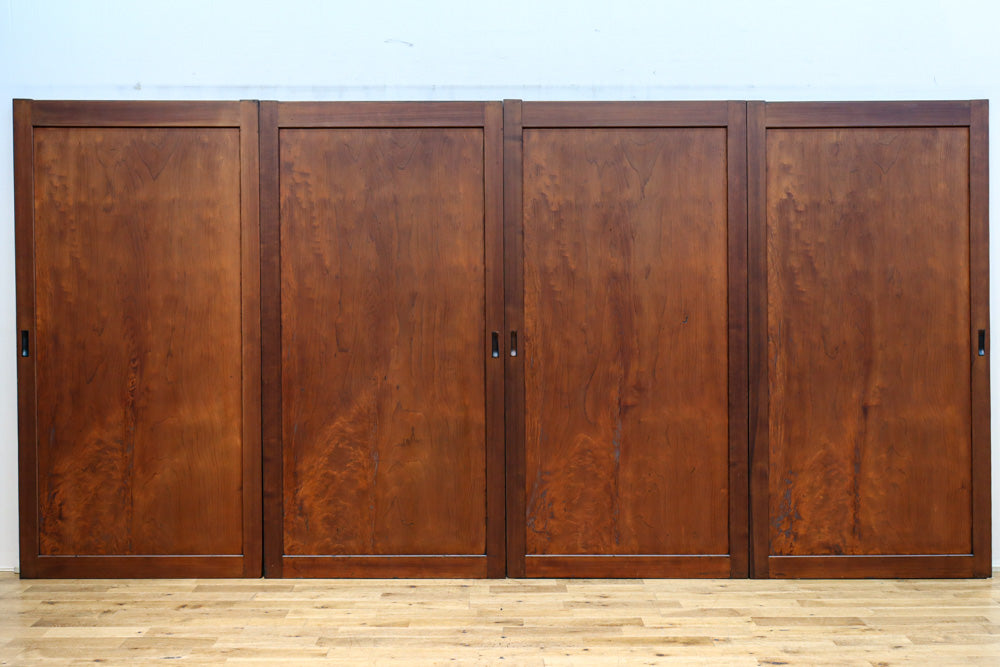 幅898ミリ　温かみのある色艶の気品溢れる一枚杉板戸　F8600　在庫4枚