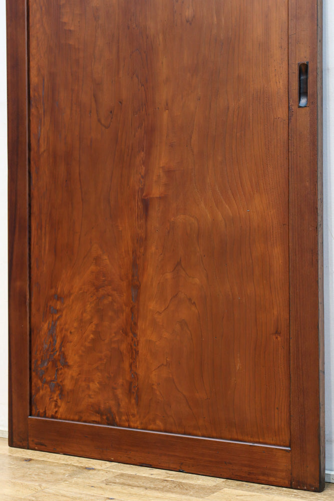 幅898ミリ　温かみのある色艶の気品溢れる一枚杉板戸　F8600　在庫4枚