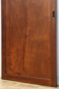 幅898ミリ　温かみのある色艶の気品溢れる一枚杉板戸　F8600　在庫4枚