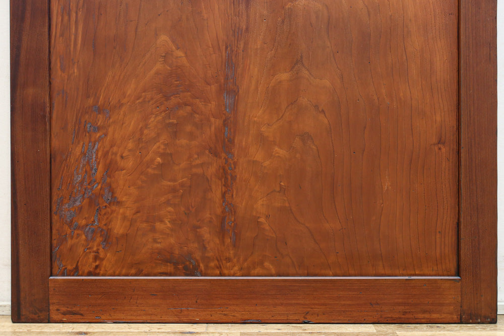 幅898ミリ　温かみのある色艶の気品溢れる一枚杉板戸　F8600　在庫4枚