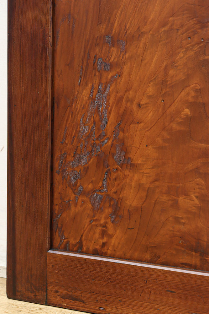 幅898ミリ　温かみのある色艶の気品溢れる一枚杉板戸　F8600　在庫4枚