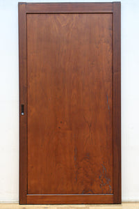 幅898ミリ　温かみのある色艶の気品溢れる一枚杉板戸　F8600　在庫4枚