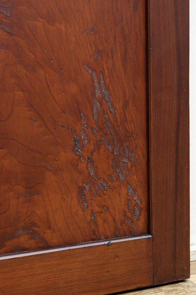 幅898ミリ　温かみのある色艶の気品溢れる一枚杉板戸　F8600　在庫4枚