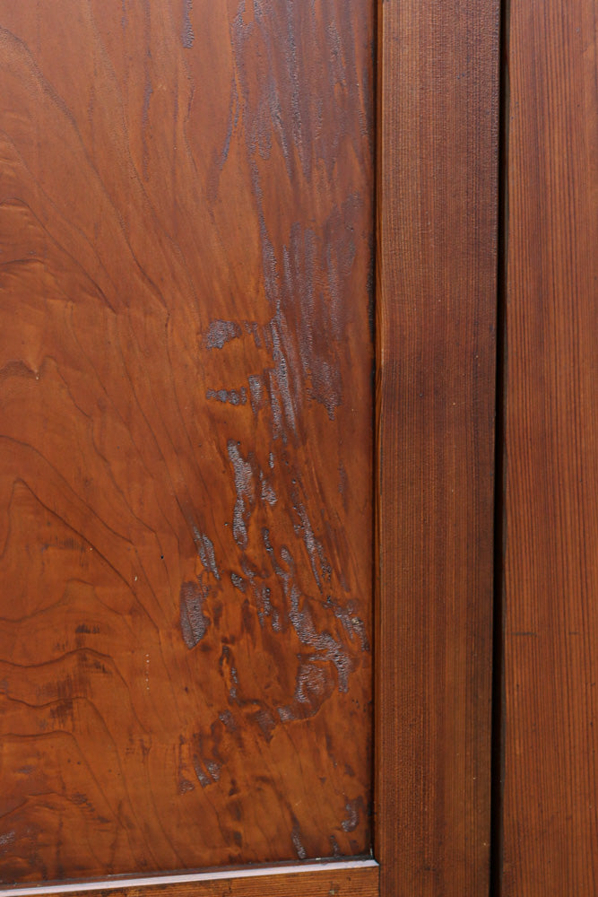 幅898ミリ　温かみのある色艶の気品溢れる一枚杉板戸　F8600　在庫4枚