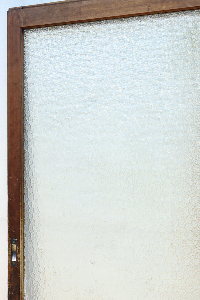 幅883ミリ　大判のプレスガラスで開放感溢れるレトロガラス戸　F8601　在庫4枚