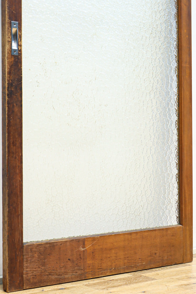 幅883ミリ　大判のプレスガラスで開放感溢れるレトロガラス戸　F8601　在庫4枚