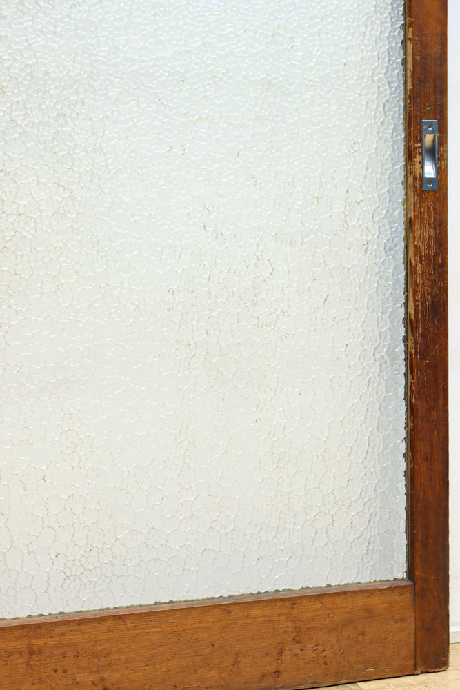 幅883ミリ　大判のプレスガラスで開放感溢れるレトロガラス戸　F8601　在庫4枚