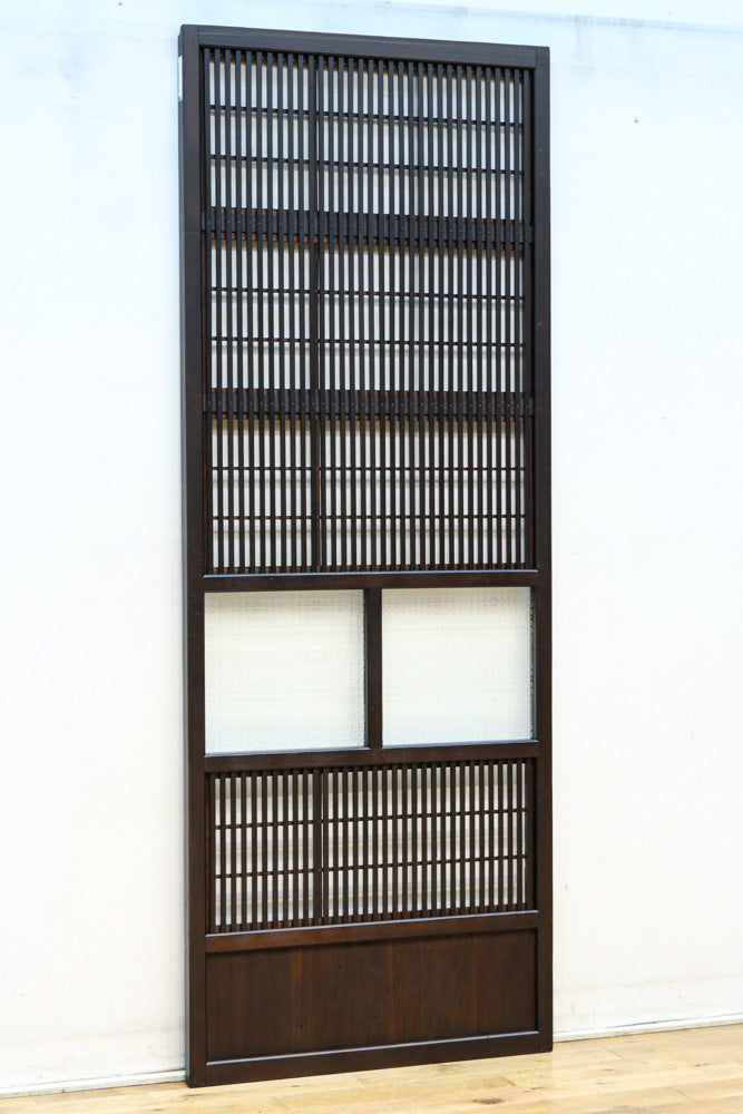 幅668ミリ　スリム幅!! 繊細な格子と幾何学模様の型ガラスが華やかな大阪格子戸　F8604　在庫3枚