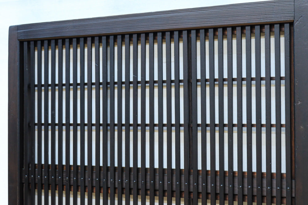 幅668ミリ　スリム幅!! 繊細な格子と幾何学模様の型ガラスが華やかな大阪格子戸　F8604　在庫3枚