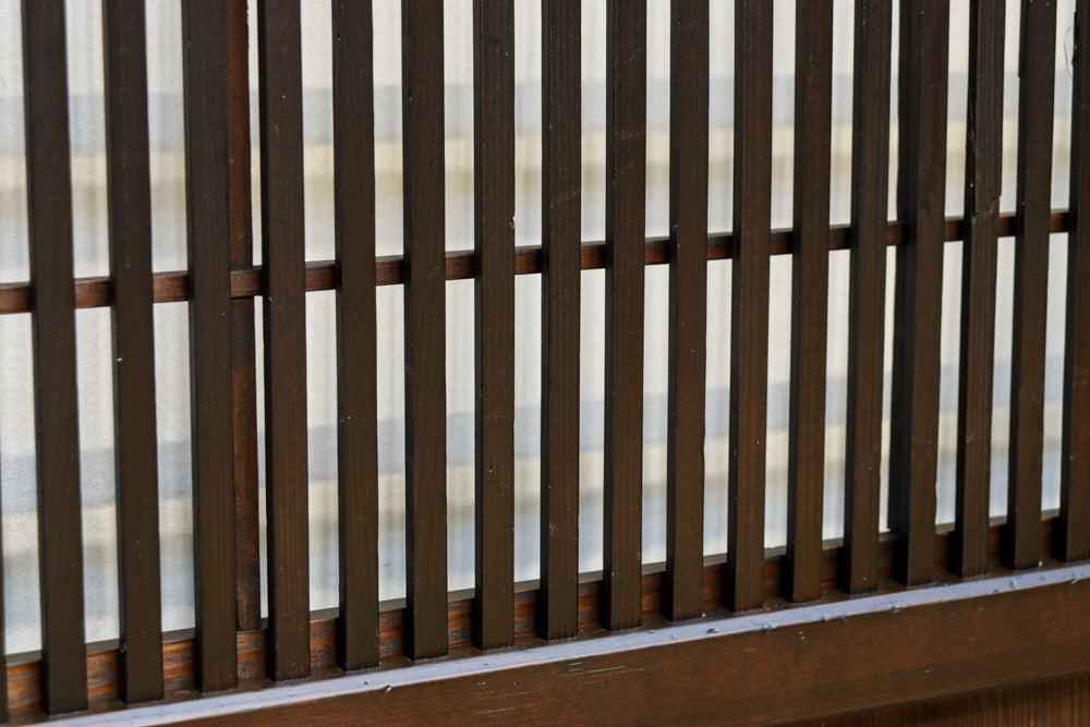 幅668ミリ　スリム幅!! 繊細な格子と幾何学模様の型ガラスが華やかな大阪格子戸　F8604　在庫3枚