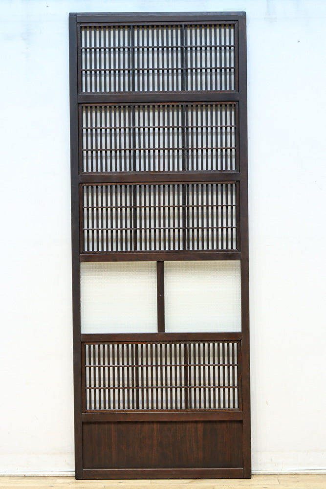 幅668ミリ　スリム幅!! 繊細な格子と幾何学模様の型ガラスが華やかな大阪格子戸　F8604　在庫3枚