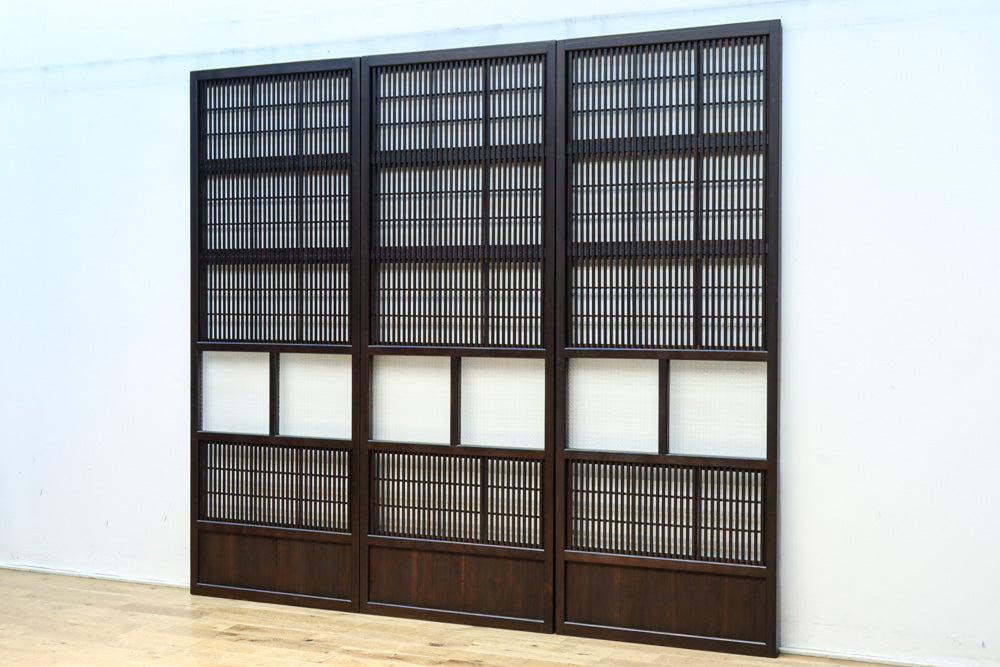幅668ミリ　スリム幅!! 繊細な格子と幾何学模様の型ガラスが華やかな大阪格子戸　F8604　在庫3枚