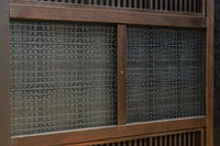 幅668ミリ　スリム幅!! 繊細な格子と幾何学模様の型ガラスが華やかな大阪格子戸　F8604　在庫3枚