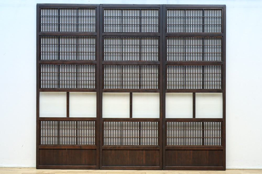 幅668ミリ　スリム幅!! 繊細な格子と幾何学模様の型ガラスが華やかな大阪格子戸　F8604　在庫3枚