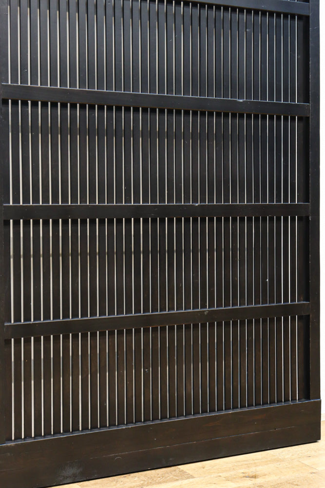 幅953ミリ　平格子が美しく並ぶ全面幅広格子戸　F8606　在庫1枚