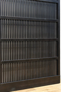 幅953ミリ　平格子が美しく並ぶ全面幅広格子戸　F8606　在庫1枚