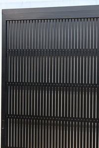 幅953ミリ　平格子が美しく並ぶ全面幅広格子戸　F8606　在庫1枚