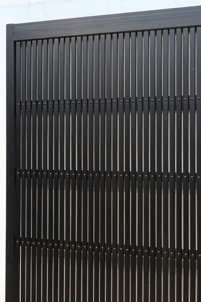 幅953ミリ　平格子づくりで風格のある全面幅広格子戸　F8607　在庫3枚