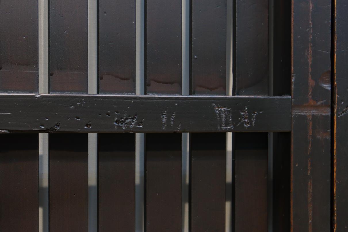 968ミリ　凛とした佇まいの全面平格子戸　F8608　在庫4枚