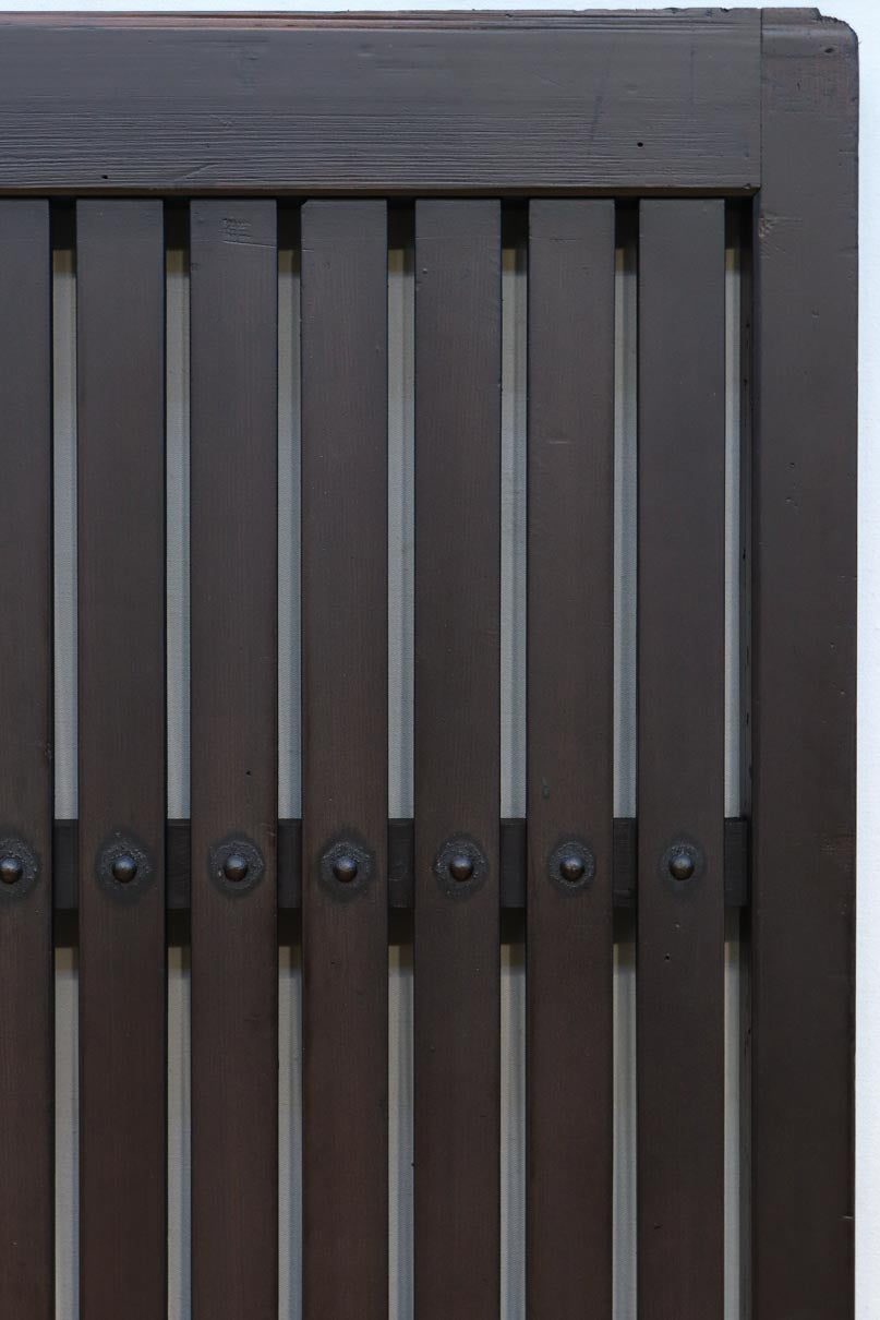 968ミリ　凛とした佇まいの全面平格子戸　F8608　在庫4枚