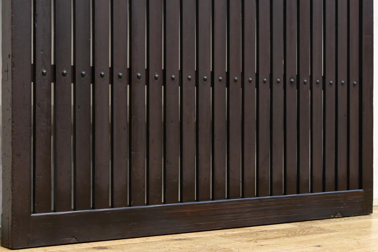 968ミリ　凛とした佇まいの全面平格子戸　F8608　在庫4枚