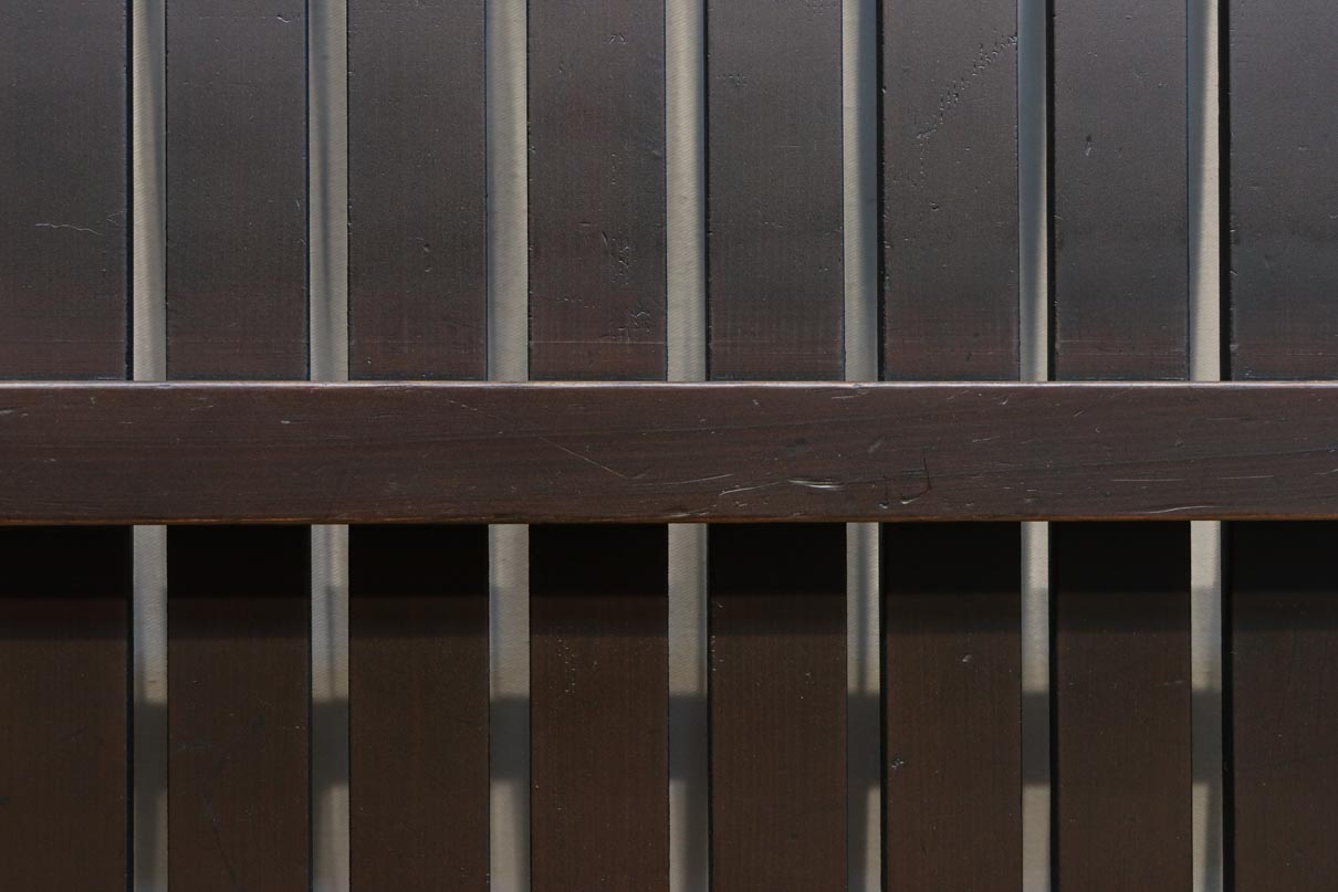 968ミリ　凛とした佇まいの全面平格子戸　F8608　在庫4枚