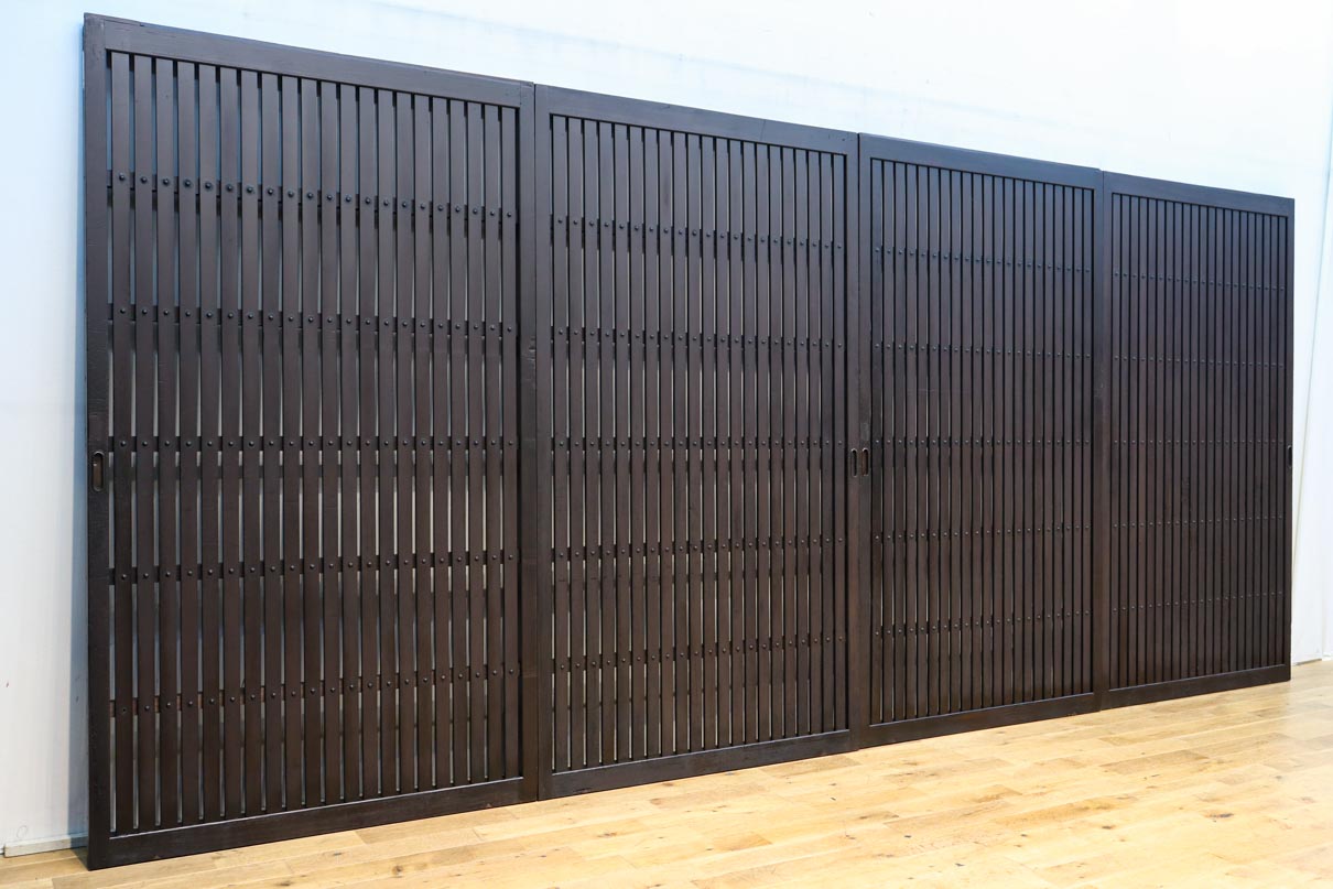 968ミリ　凛とした佇まいの全面平格子戸　F8608　在庫4枚