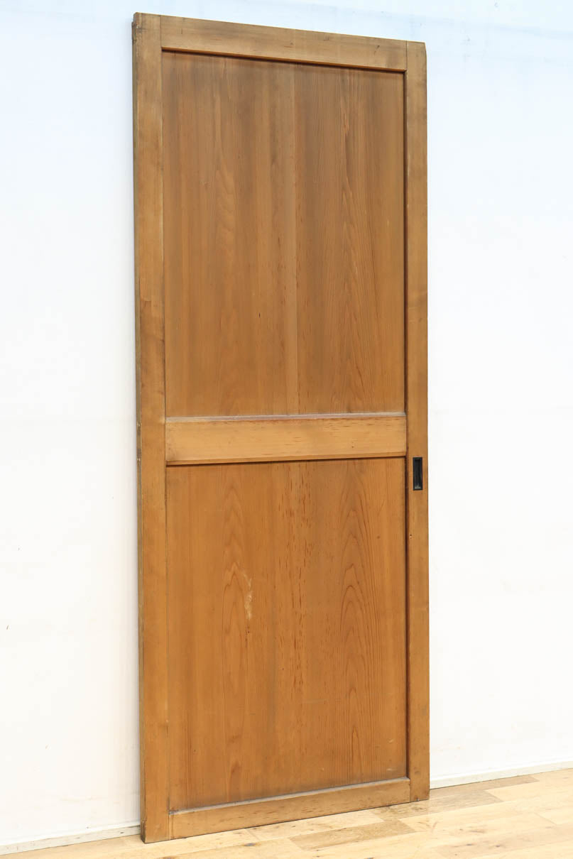 稀少幅707ミリ　穏やかな杢目が映えるスリム板戸　F8611　在庫3枚