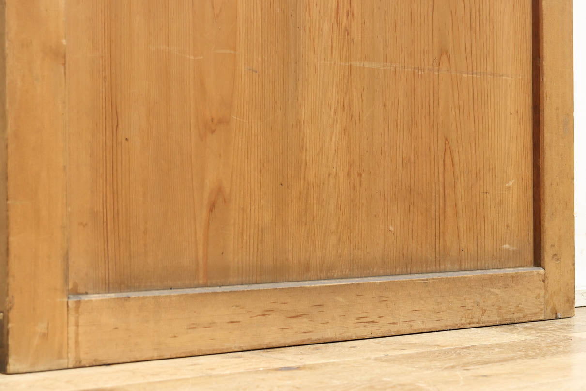 稀少幅707ミリ　穏やかな杢目が映えるスリム板戸　F8611　在庫3枚