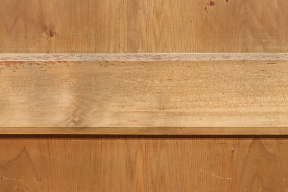 稀少幅707ミリ　穏やかな杢目が映えるスリム板戸　F8611　在庫3枚