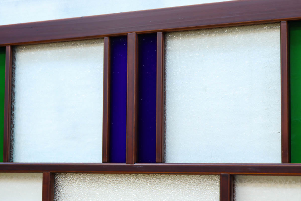 昭和レトロ!! 色ガラスの配色が爽やかなガラス戸　F8613　在庫2枚