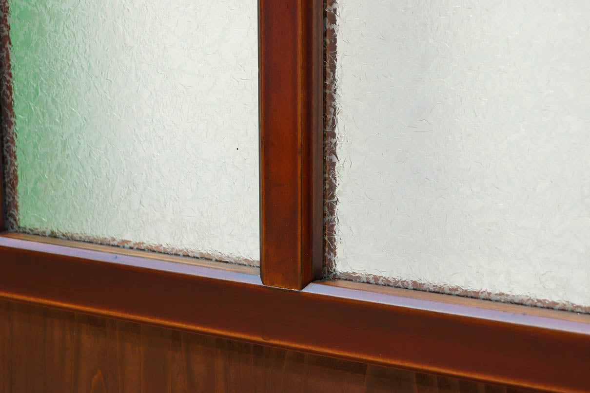 昭和レトロ!! 色ガラスの配色が爽やかなガラス戸　F8613　在庫2枚