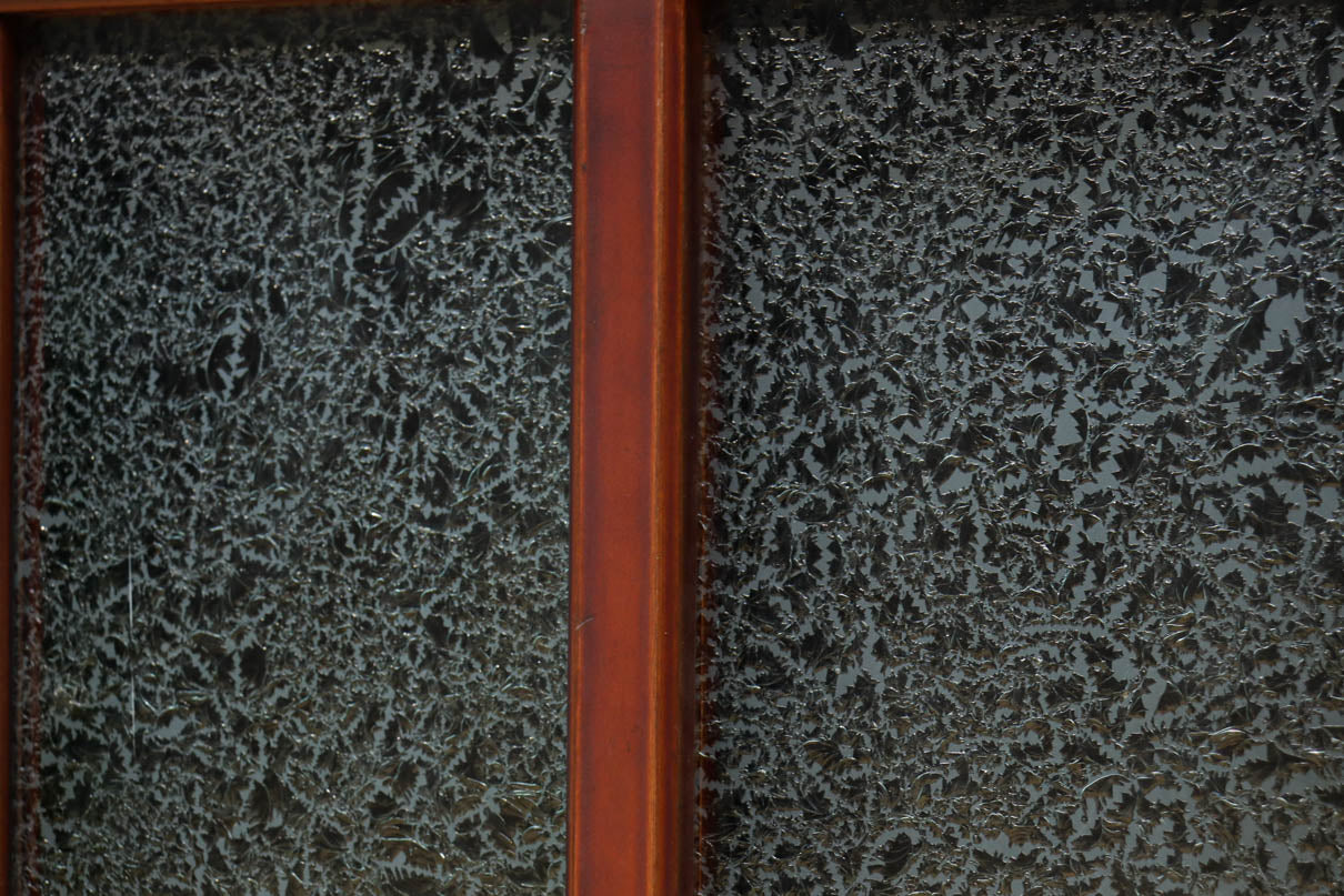 昭和レトロ!! 色ガラスの配色が爽やかなガラス戸　F8613　在庫2枚