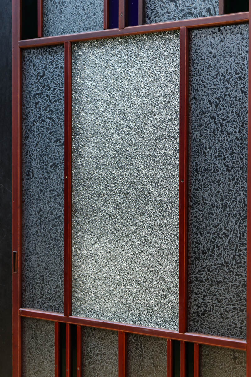 昭和レトロ!! 色ガラスの配色が爽やかなガラス戸　F8613　在庫2枚