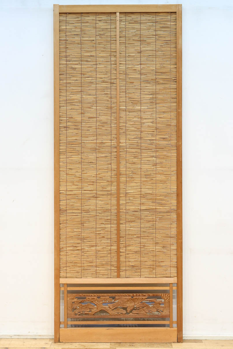 幅673ミリ　スリム幅!! 縁起の良い松鷹の彫刻が風情漂う簾戸　F8614　在庫8枚