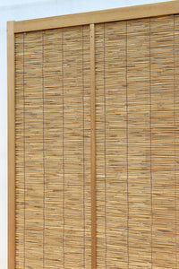 幅673ミリ　スリム幅!! 縁起の良い松鷹の彫刻が風情漂う簾戸　F8614　在庫8枚