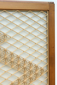 幅670ミリ　麻の葉組子が絢爛な眺めを描くガラス戸セット　F8615　在庫2枚二組