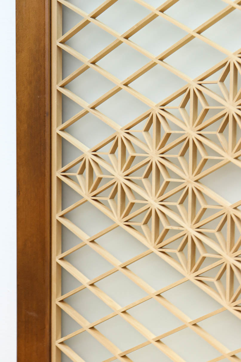 幅670ミリ　麻の葉組子が絢爛な眺めを描くガラス戸セット　F8615　在庫2枚二組