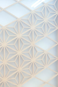 幅670ミリ　麻の葉組子が絢爛な眺めを描くガラス戸セット　F8615　在庫2枚二組