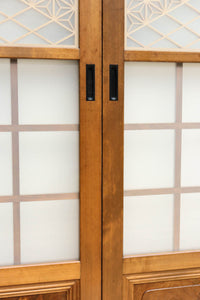 幅670ミリ　麻の葉組子が絢爛な眺めを描くガラス戸セット　F8615　在庫2枚二組