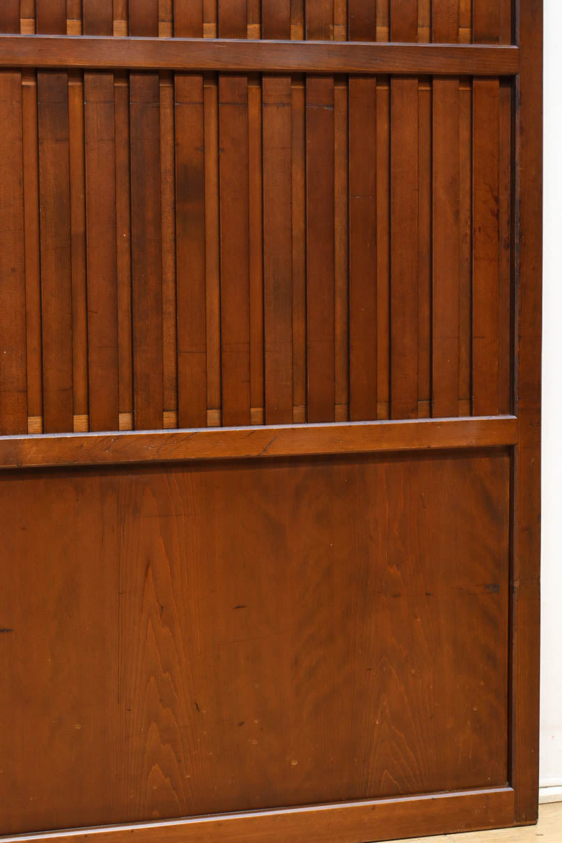 幅930ミリ　穏やかな色彩で風情溢れる無双板戸　F8616　在庫3枚