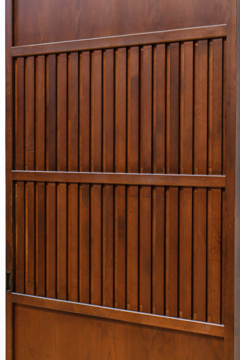 幅930ミリ　穏やかな色彩で風情溢れる無双板戸　F8616　在庫3枚