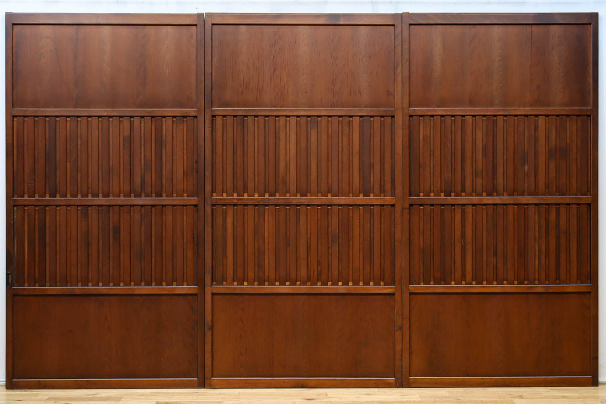 幅930ミリ　穏やかな色彩で風情溢れる無双板戸　F8616　在庫3枚