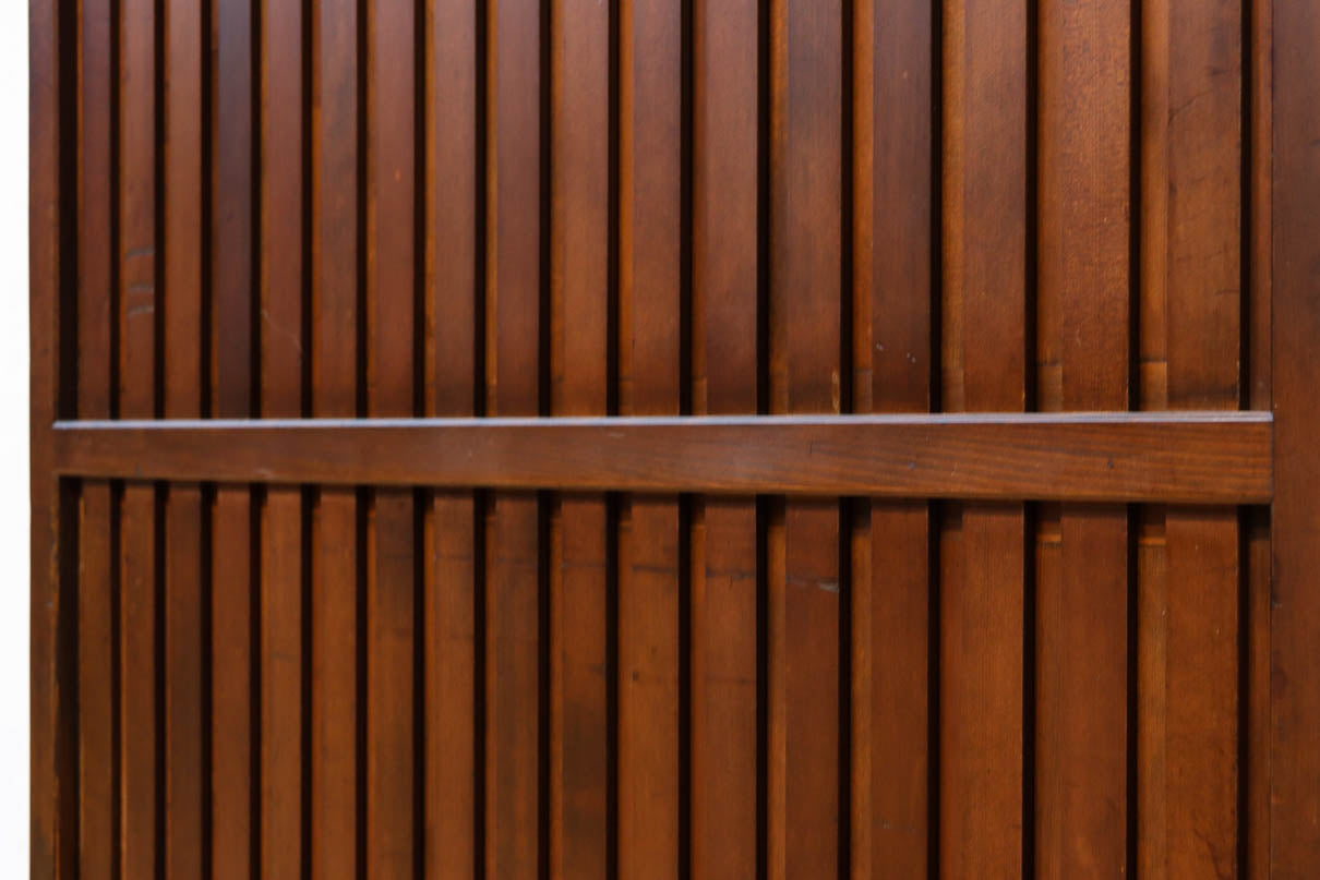 幅930ミリ　穏やかな色彩で風情溢れる無双板戸　F8616　在庫3枚